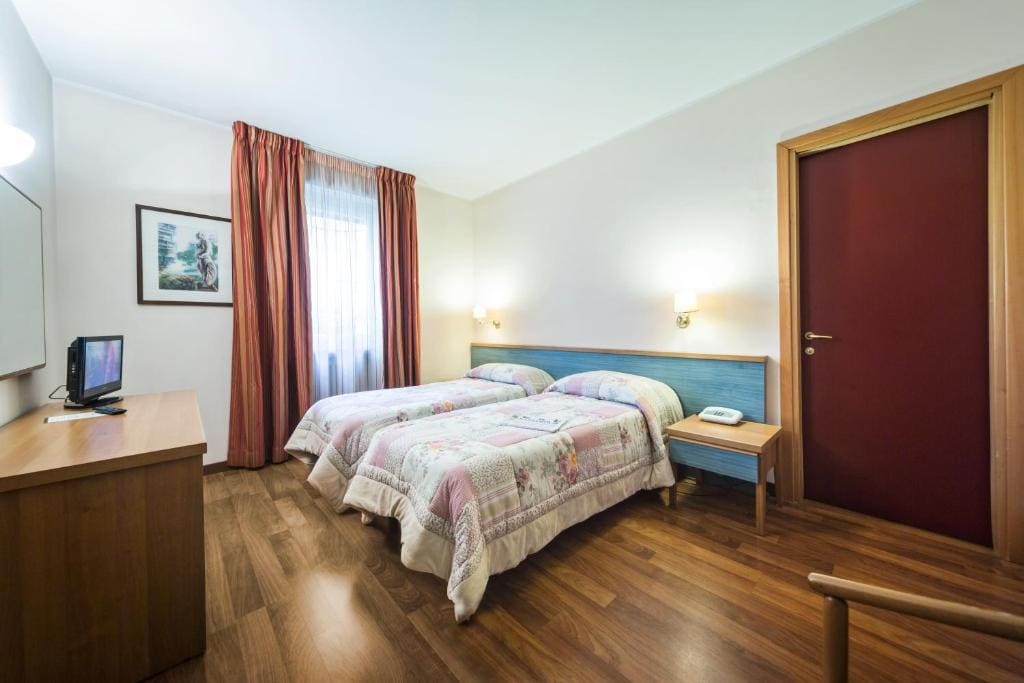Twin Room room - Image 3
