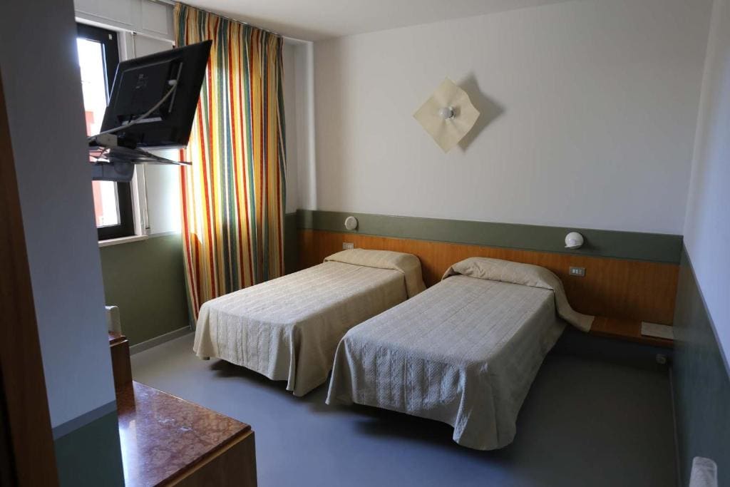 Double or Twin Room room - Image 3