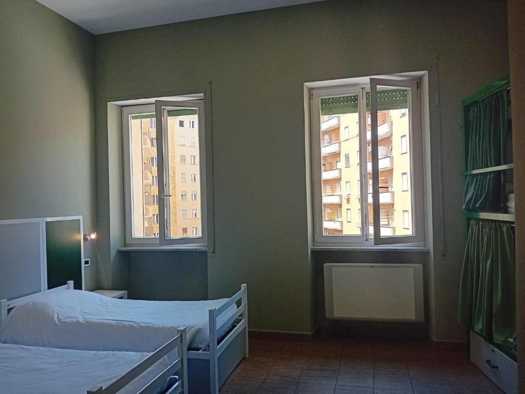 Family Room with Private Bathroom room - Image 1