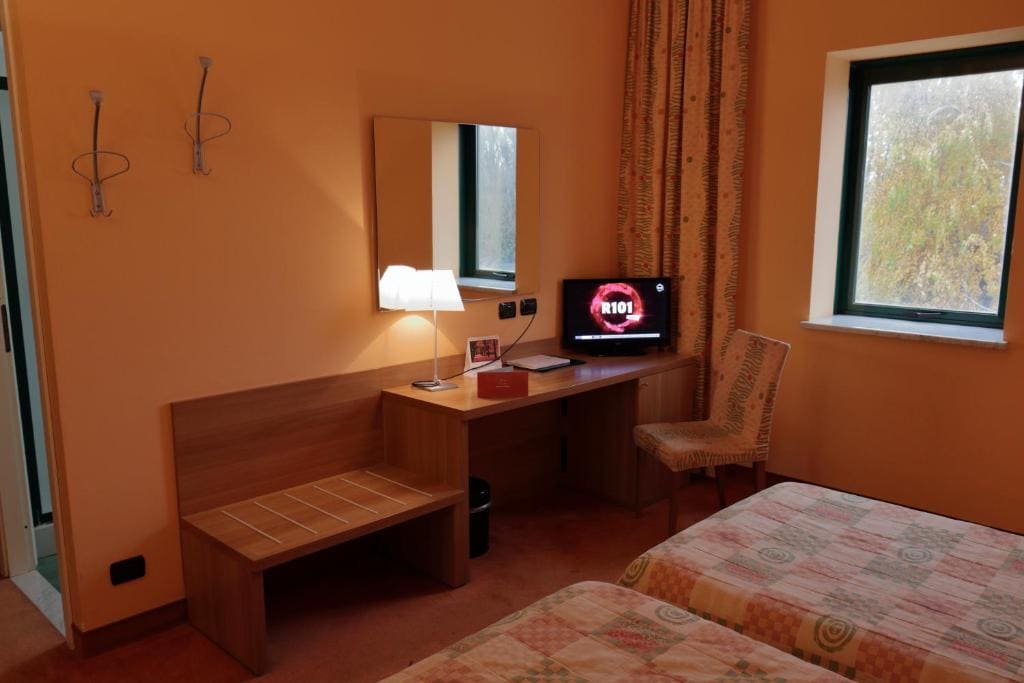 Superior Double or Twin Room room - Image 2