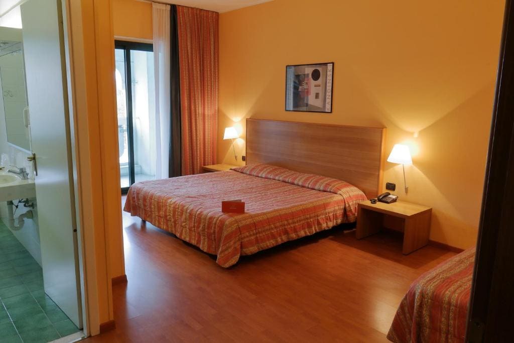 Comfort Triple Room room - Image 1