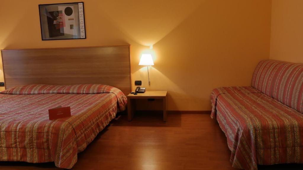 Comfort Triple Room room - Image 2
