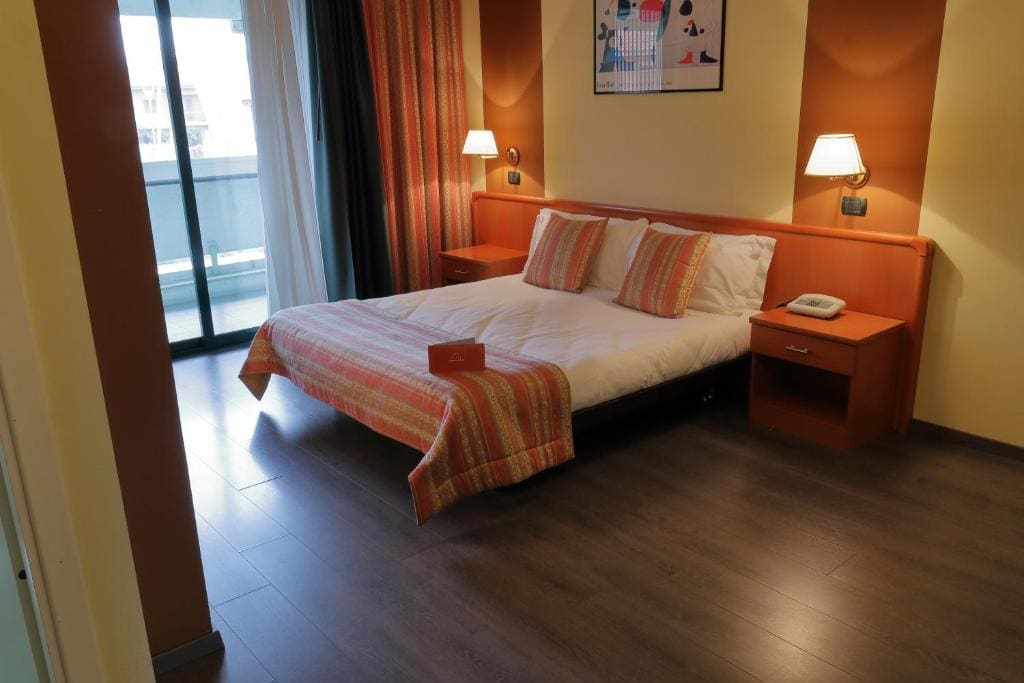 Large Double Room room - Image 1
