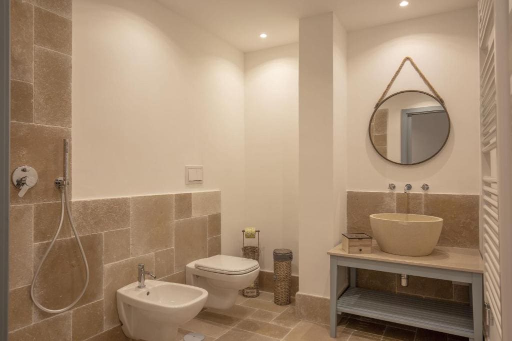 Deluxe Double or Twin Room with Sea View room - Image 3