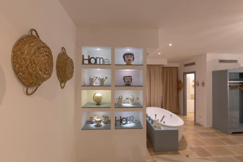 Superior Queen Room room - Image 3