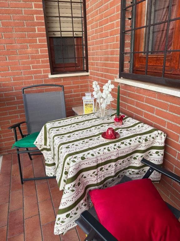 Deluxe Double Room with Balcony room - Image 2