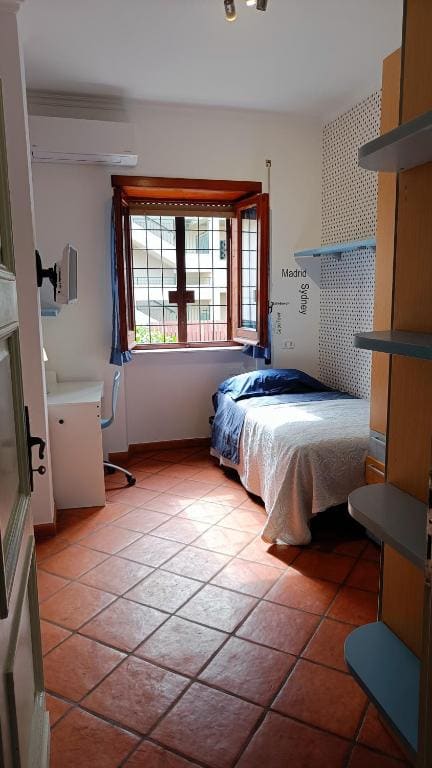 Single Room with Garden View room - Image 3
