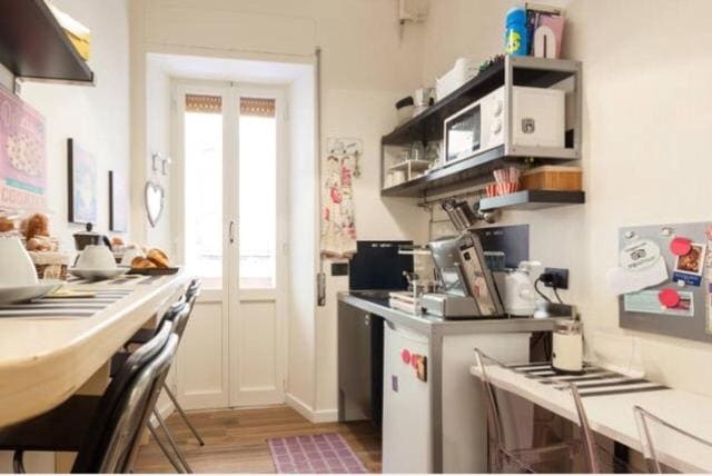 Apartment room - Image 2