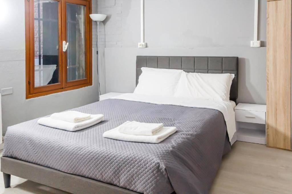 Double Room with Private Bathroom room - Image 2