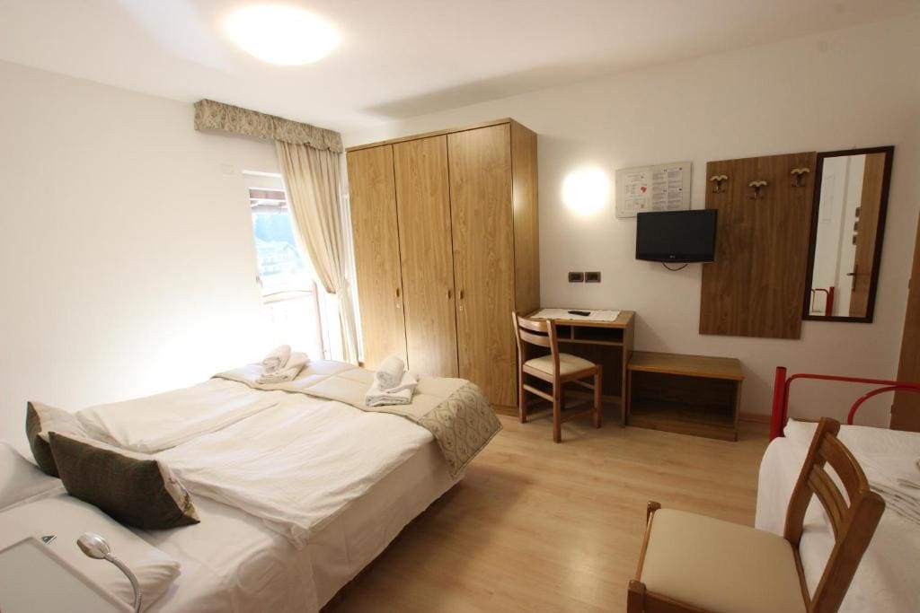Family Room room - Image 1