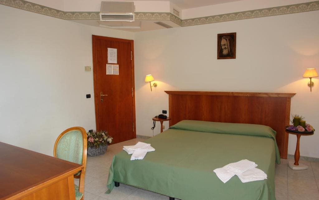 Standard Double Room room - Image 3