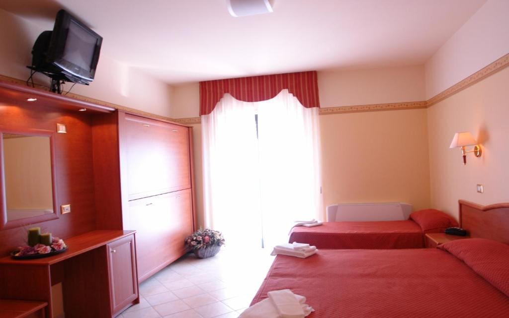 Superior Double or Twin Room room - Image 1