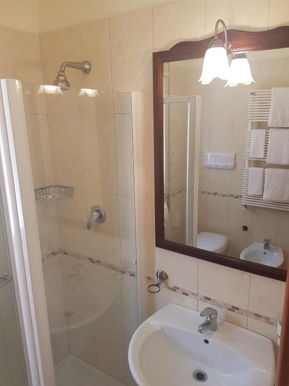 Superior Single Room room - Image 3