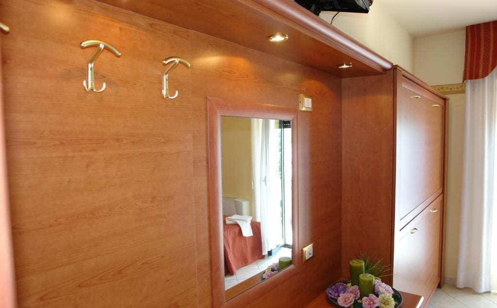 Superior Single Room room - Image 1