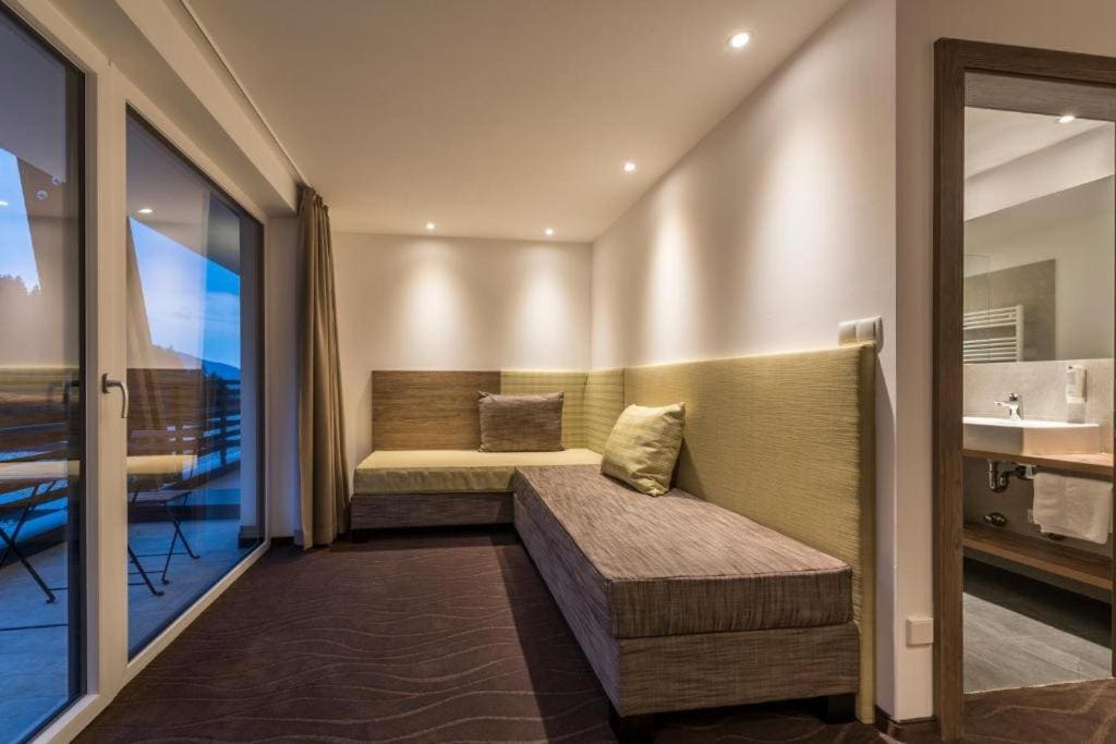 Suite with Balcony room - Image 3