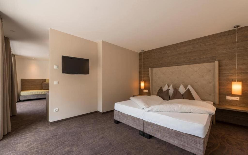 Suite with Balcony room - Image 2