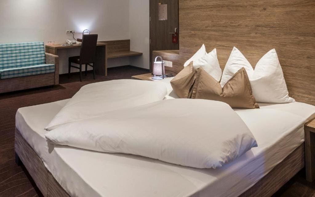 Junior Suite with Balcony room - Image 2