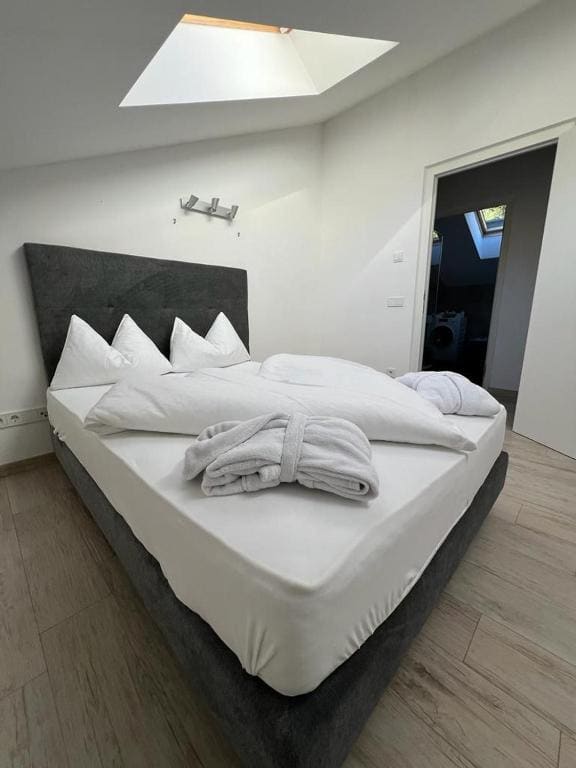 Three-Bedroom Apartment room - Image 1