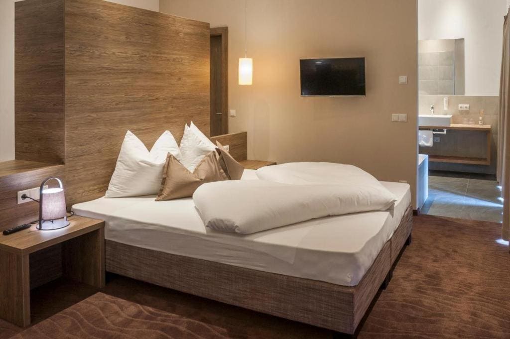Superior Double Room with Balcony room - Image 1