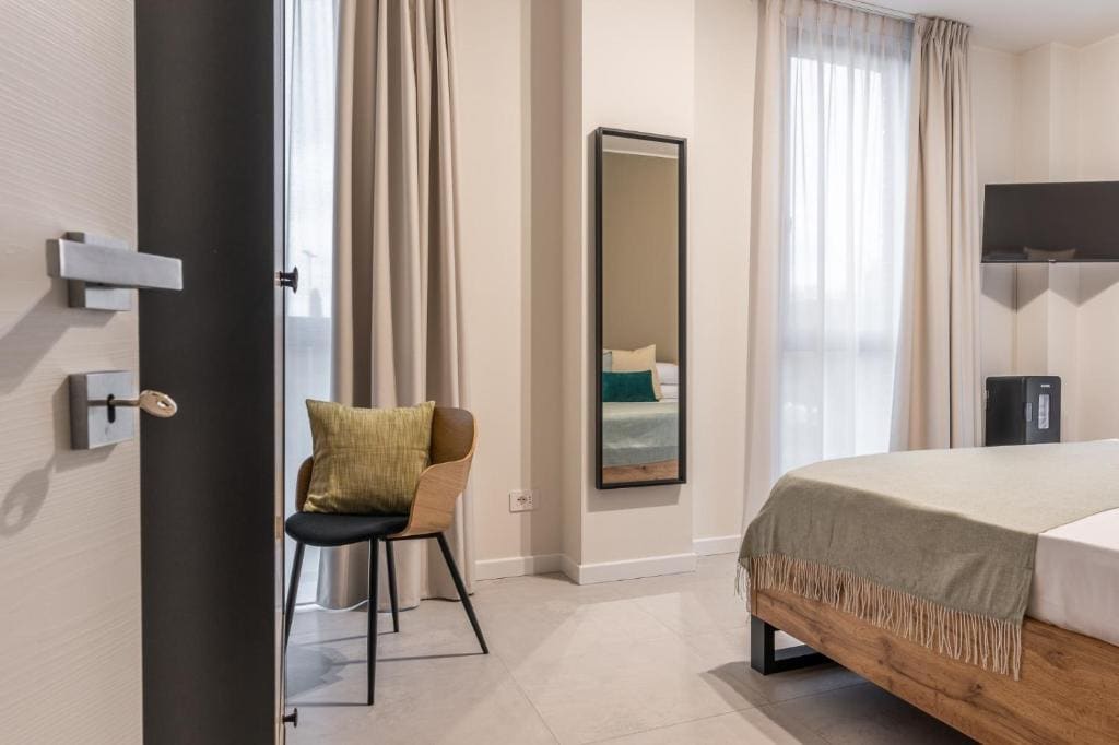 Triple Room with Private Bathroom room - Image 2