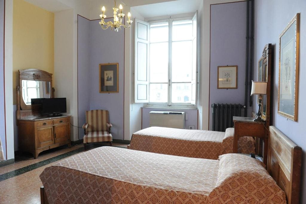 Classic Double or Twin Room with River View room - Image 2