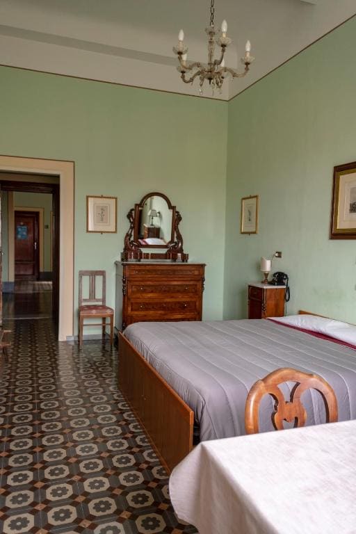 Family Room room - Image 1