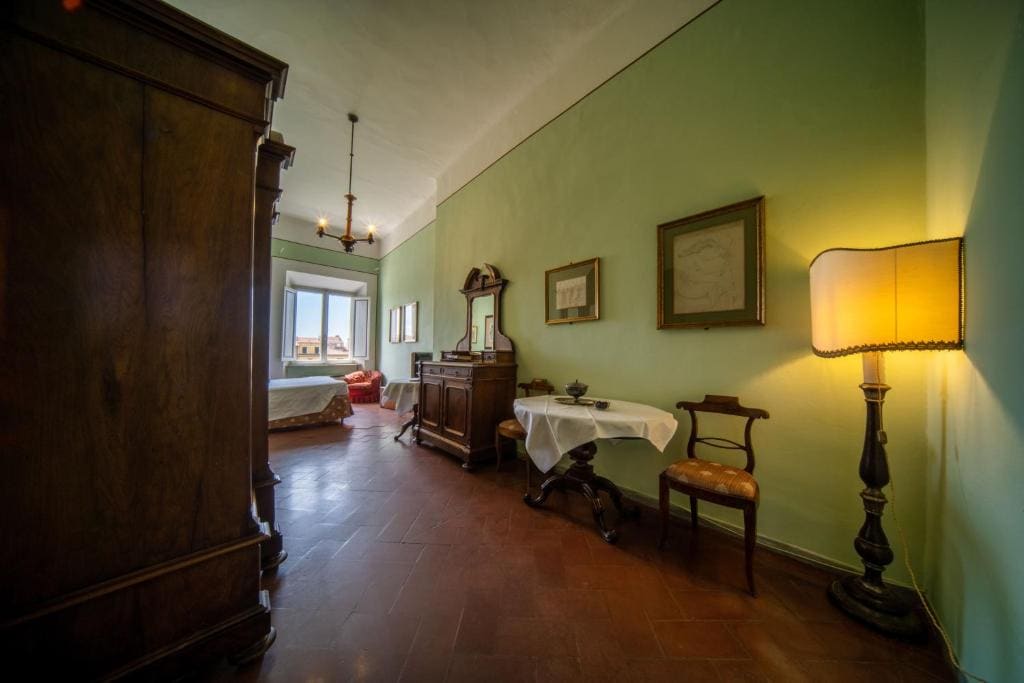 Family Room room - Image 3