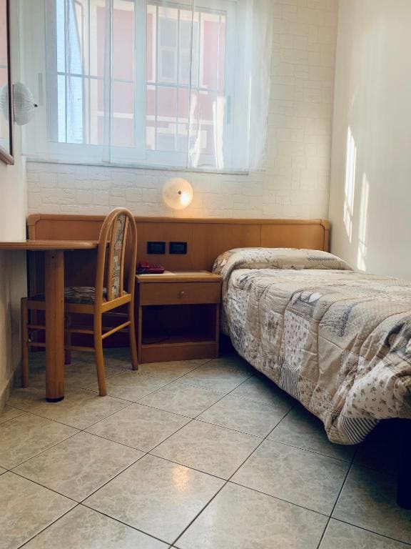 Deluxe Single Room room - Image 2