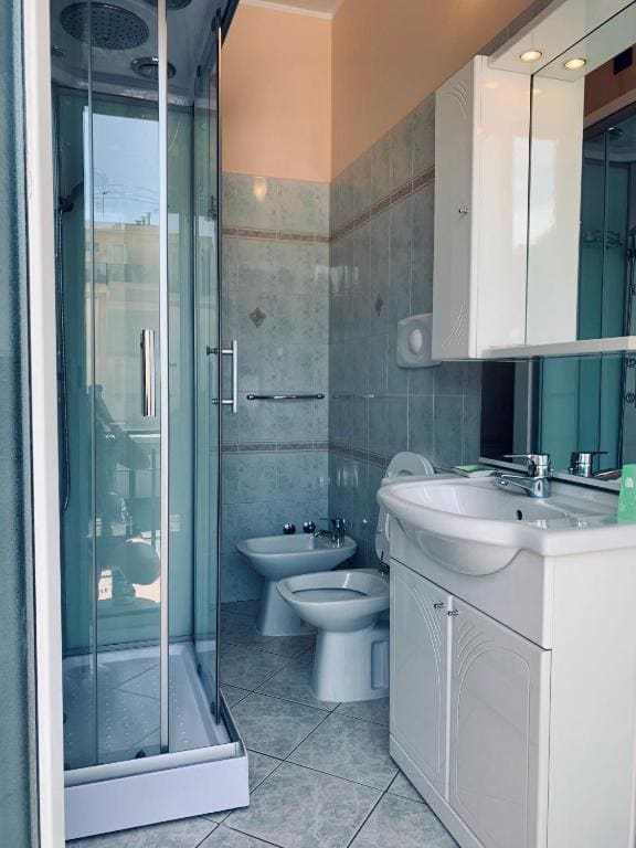 Deluxe Triple Room room - Image 2