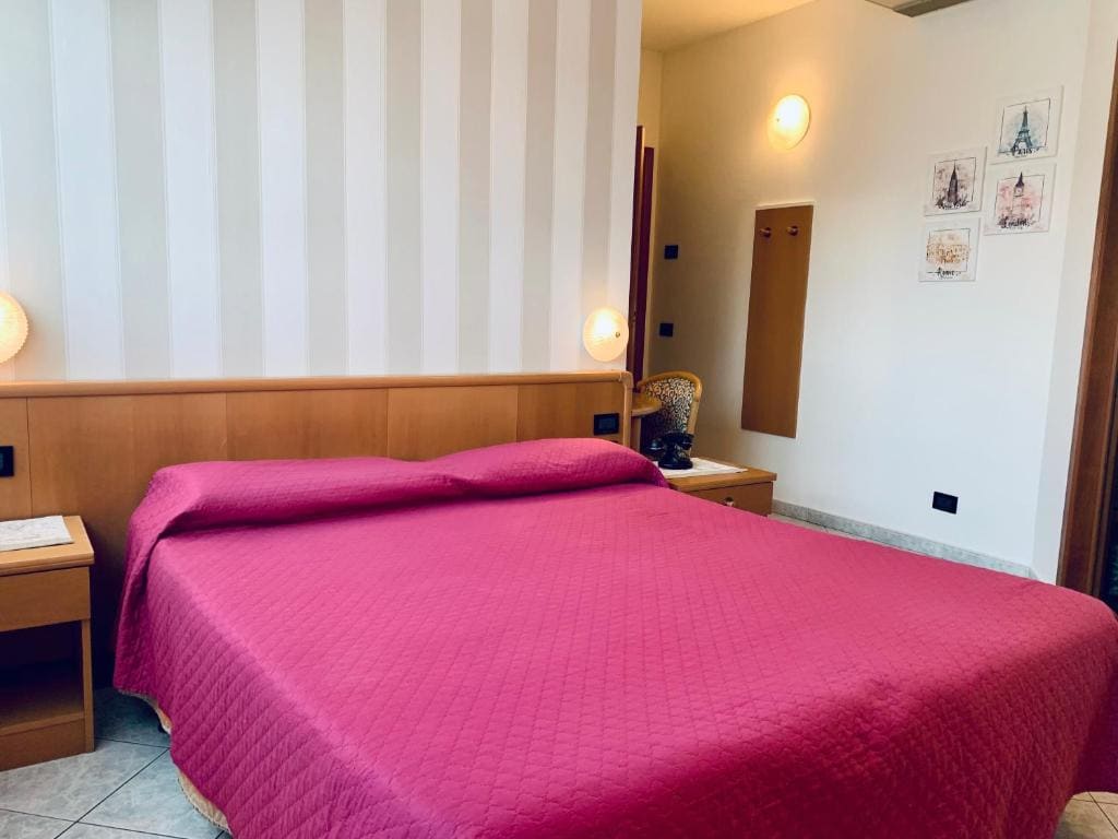 King Room - Disability Access room - Image 1