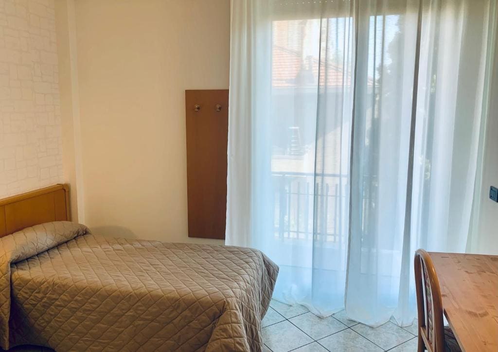 Single Room with Balcony room - Image 1
