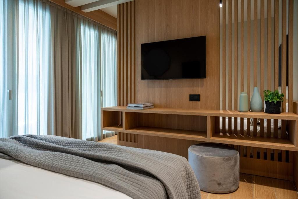 Deluxe Quadruple Room room - Image 3