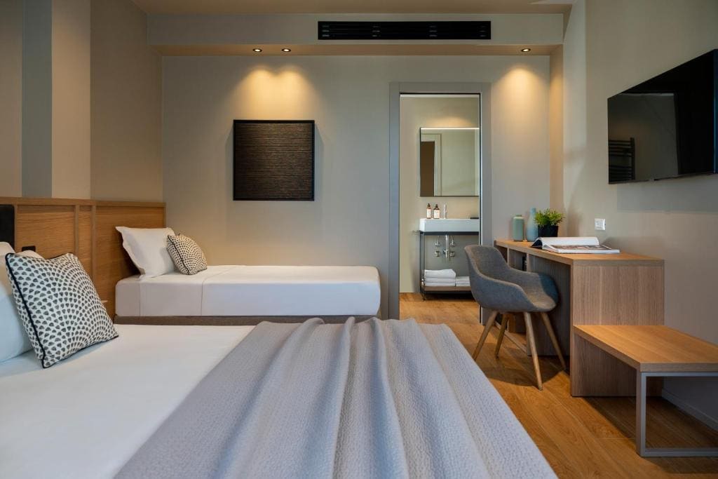 Deluxe Triple Room room - Image 2