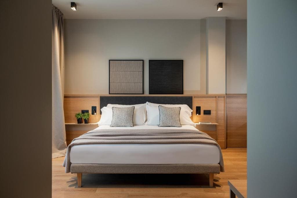 Deluxe Triple Room room - Image 3