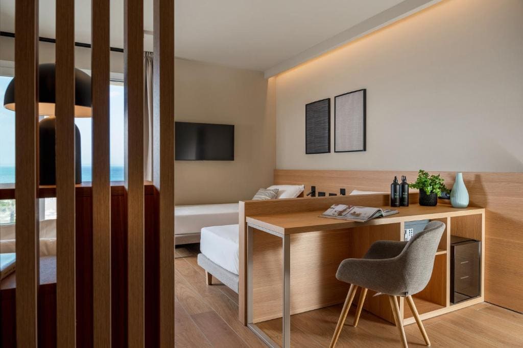 Quadruple Room with Sea View room - Image 2