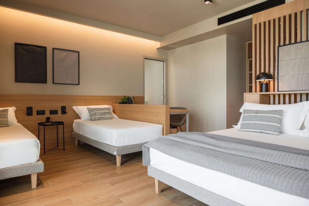 Quadruple Room with Sea View room - Image 1