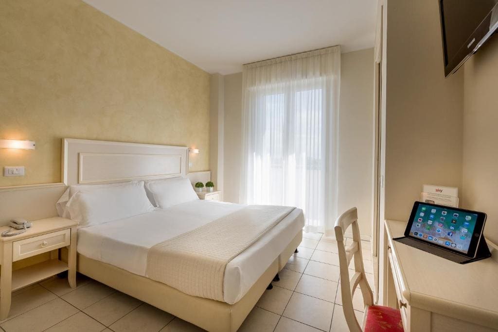 Standard Double Room room - Image 2