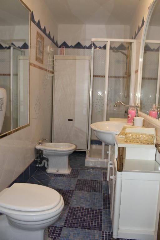 Triple Room with Balcony room - Image 1