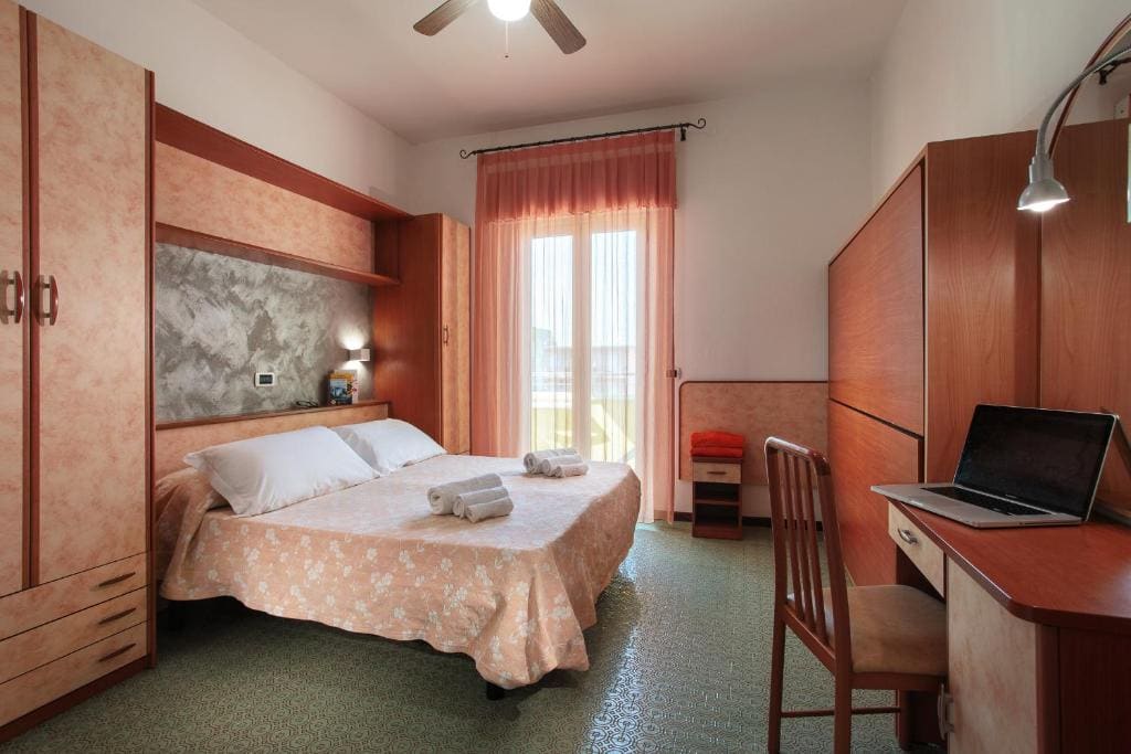 Standard Double Room room - Image 3