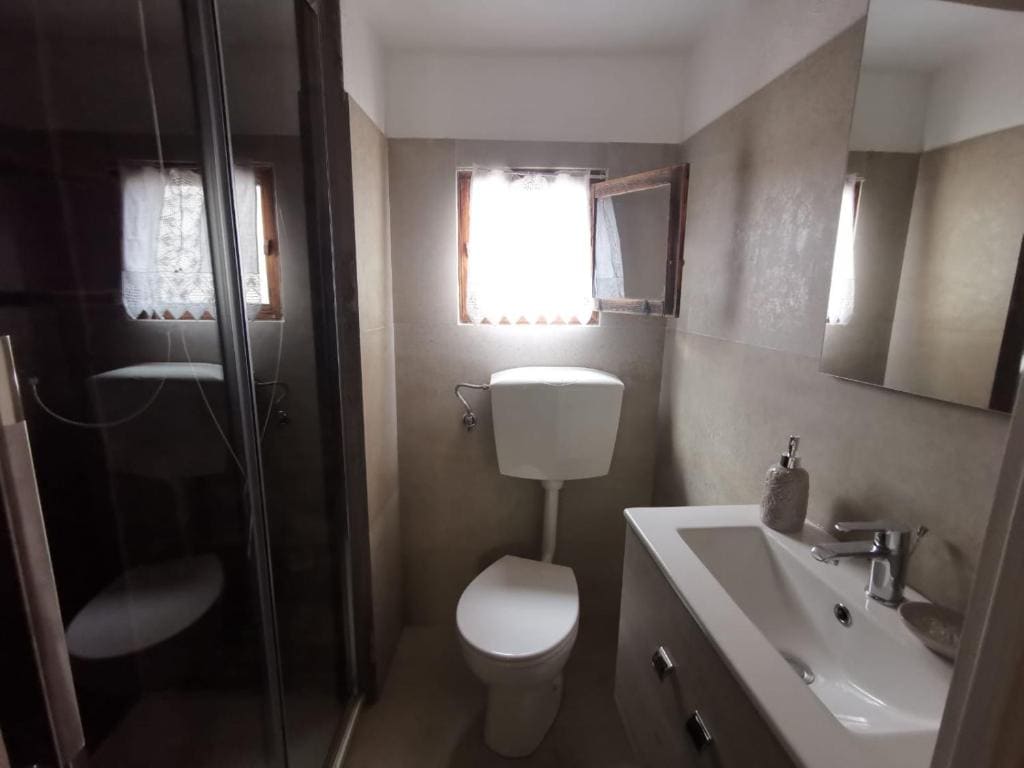 Double Room with Private Bathroom room - Image 1