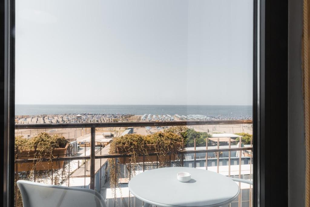 Double Room with Balcony and Sea View room - Image 1