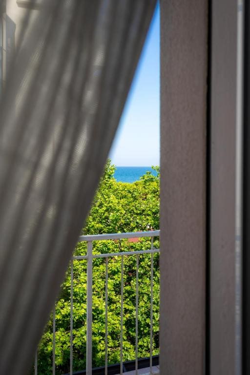 Junior Suite with Sea View room - Image 1