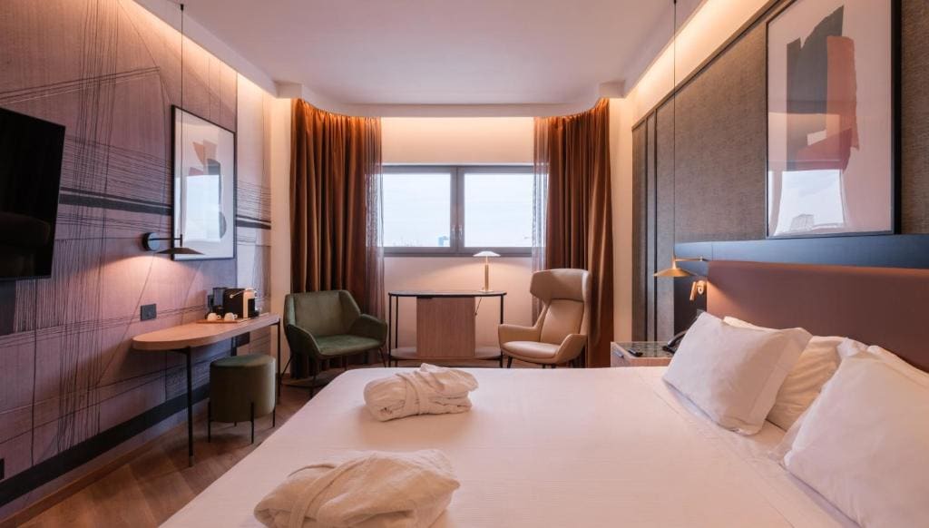 Standard Double or Twin Room room - Image 2