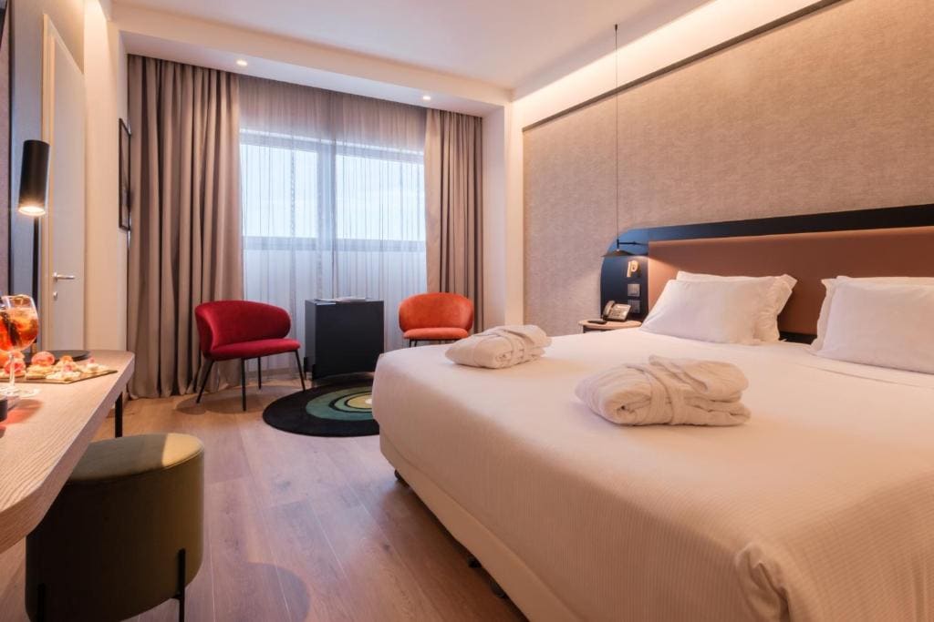 Superior Double or Twin Room room - Image 1
