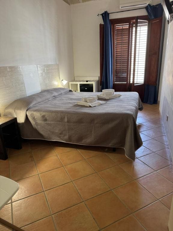 Double Room with Balcony room - Image 1