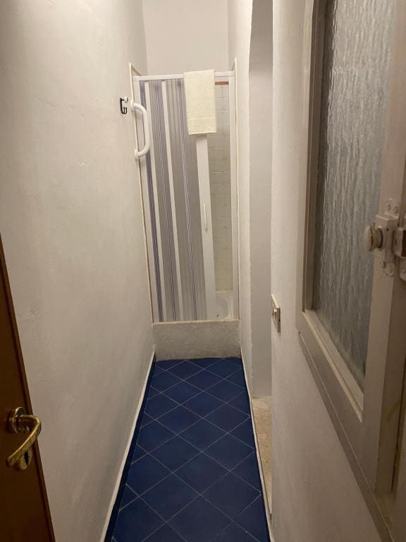 Double Room with Private External Bathroom room - Image 1