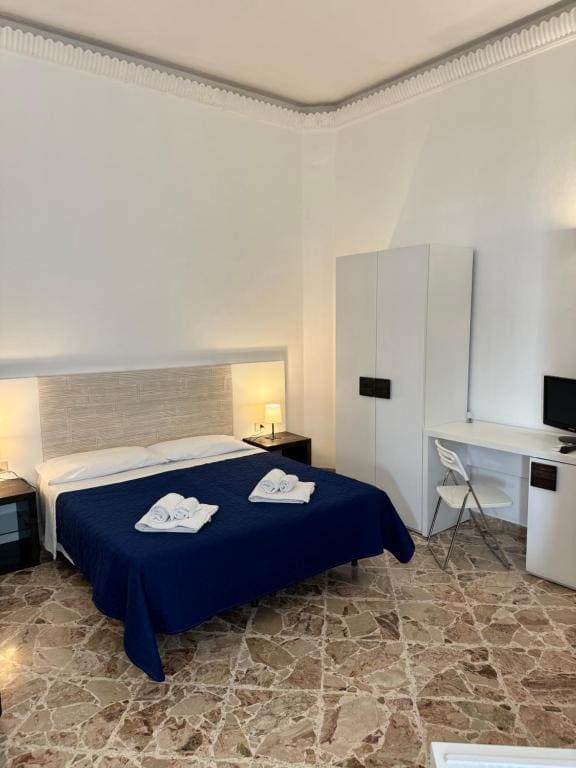 Triple Room with Private Bathroom room - Image 2