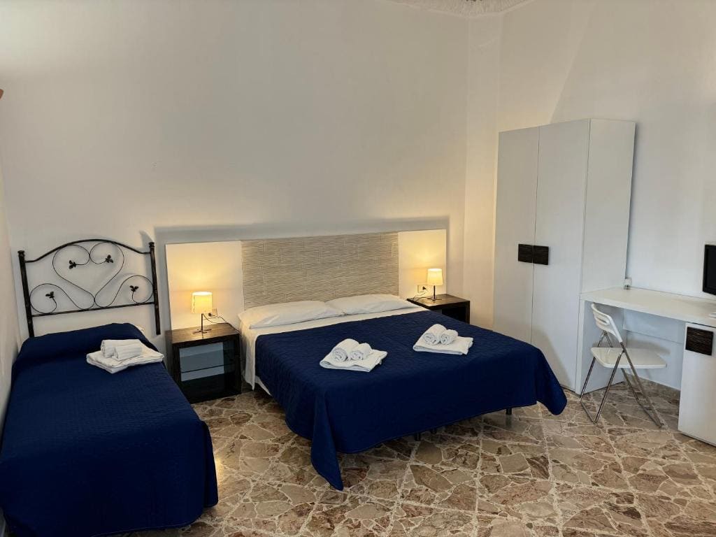 Triple Room with Private Bathroom room - Image 1