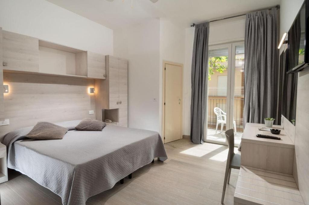 Standard Double or Twin Room room - Image 1