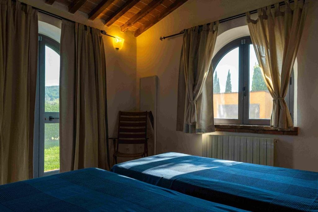 Deluxe Two-Bedroom Apartment with Garden View room - Image 3